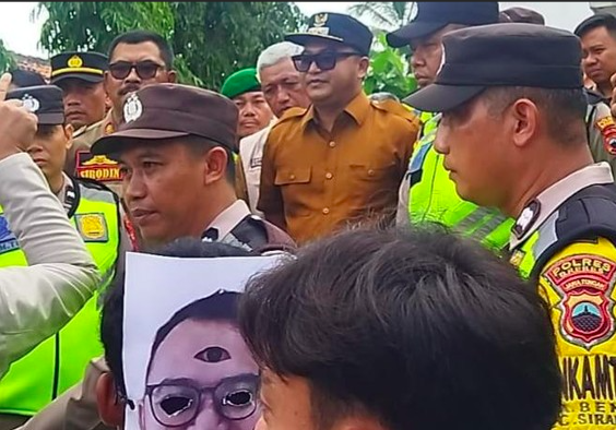 Didemo Warga, Kades Benda Brebes Mundur dari Jabatan