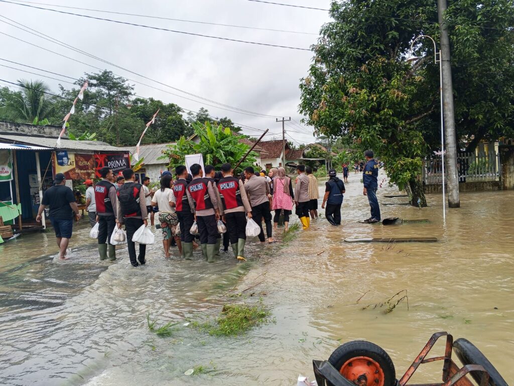 Sungai Muara Balak Meluap, Delapan Desa di OKU Timur Terendam Banjir
