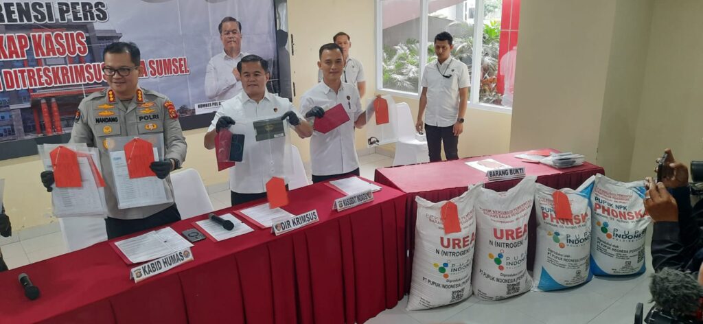 Polda Sumsel Bongkar Penyelewengan Pupuk Subsidi di OKI, Amankan 14 Ton Barang Bukti