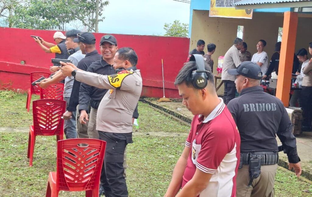 Ratusan Anggota Polres Pagar Alam Ikut Tes Menembak