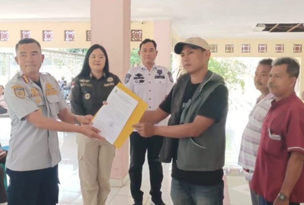 Dishub Prabumulih Serahkan 123 SK Jukir, Targetkan PAD Parkir Terus Meningkat