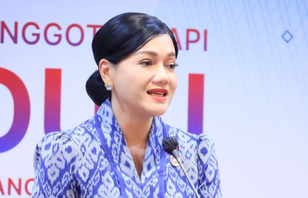 Ditunjuk Plt Ketua OJK, Berikut Profil Friderica Widyasari Dewi