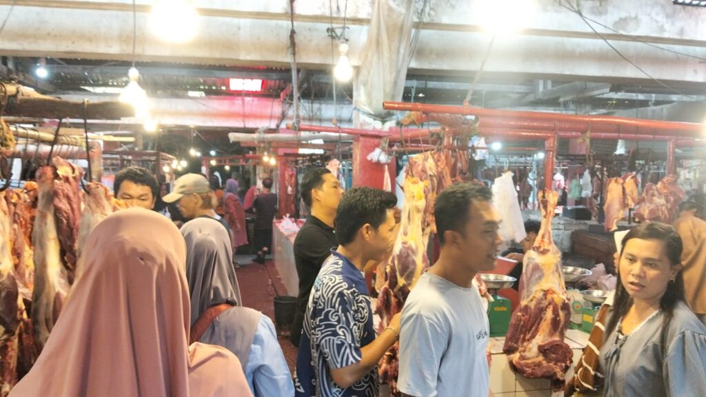 Sehari Jelang Ramadan, Harga Daging di Pasar Lubuklinggau Naik Tajam