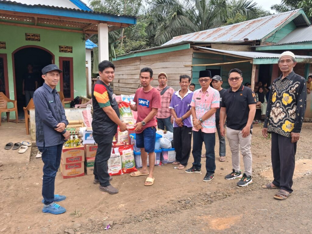 Tiga Rumah di Tebing Tinggi Ludes Terbakar, Pemkab Empat Lawang Salurkan Bantuan