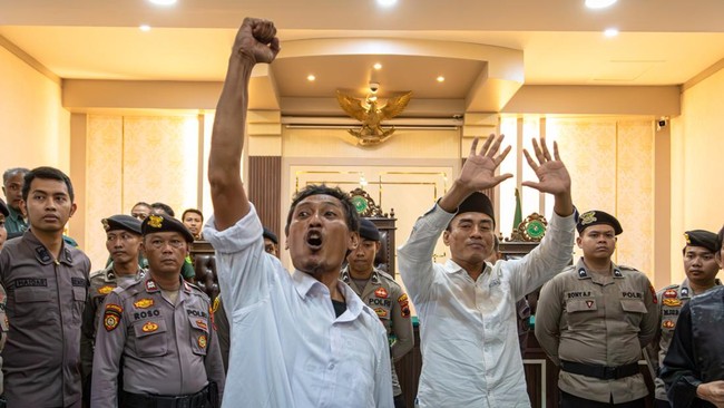 PN Pati Vonis Bersalah Dua Aktivis “Botok” dan Teguh, Dijatuhi Pidana Pengawasan