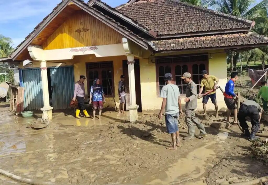 Diterjang Banjir Bandang, 35 Hektare Sawah di Empat Lawang Gagal Panen, dan Puluhan Rumah Terendam