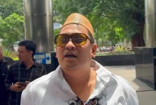 Disambut Warga di Pamekasan, Haji Her Siap Minta Petuah Ulama Usai Diperiksa KPK