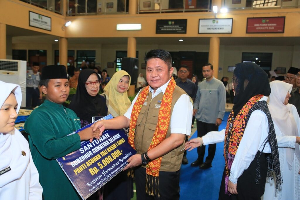 Gubernur Herman Deru Motivasi Pelajar Sumsel Raih Cita-cita Tinggi dalam Harmonisasi Ramadan