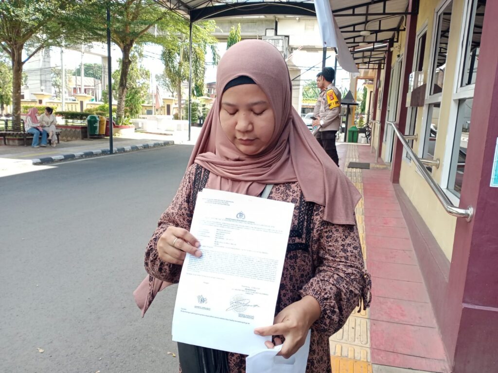Lagi Pangku Anak Dalam Angkot, Pria di Palembang Diserang dengan Sajam