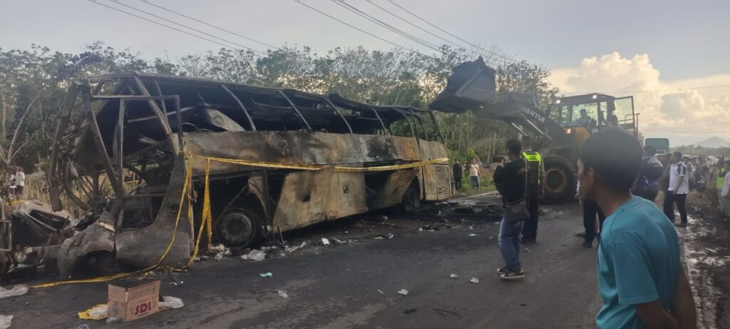 Kecelakaan Maut Bus ALS vs Truk BBM di Muratara, 16 Tewas 4 Luka-luka