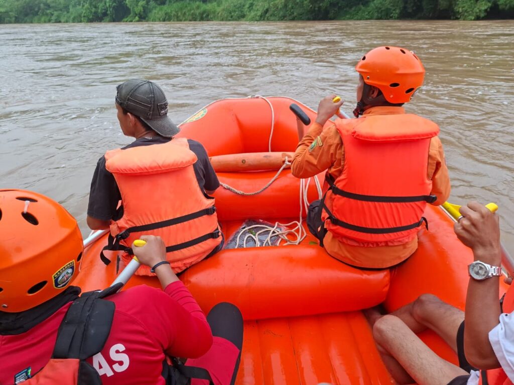 Dua Siswi SD Hanyut di Sungai Musi Empat Lawang, Tim SAR Sisir Arus Deras dan Sungai Berbatu