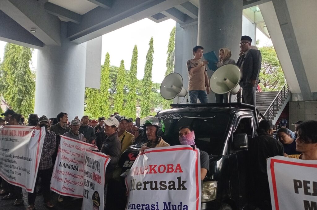Demo di DPRD Palembang, Aktivis Sampaikan Tuntutan Ini