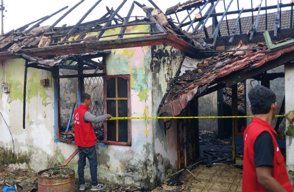 Terkunci dari Luar, Tiga Bocah di Gandus Terjebak Dalam Rumah Saat Kebakaran