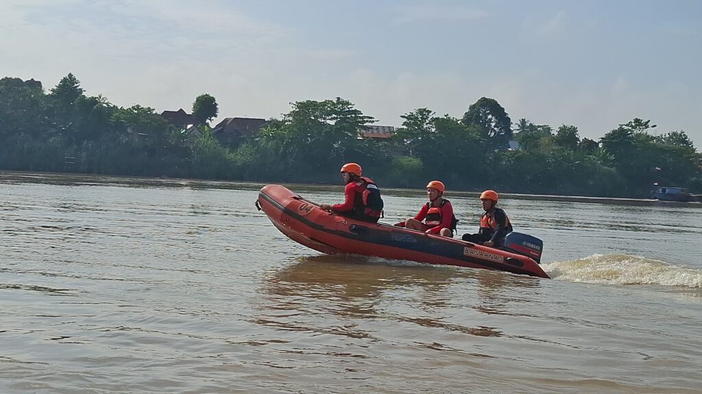 Diseret Arus Sungai Ogan, Pemuda di Ogan Ilir Hilang Tenggelam, Tim SAR Gabungan Lakukan Pencarian