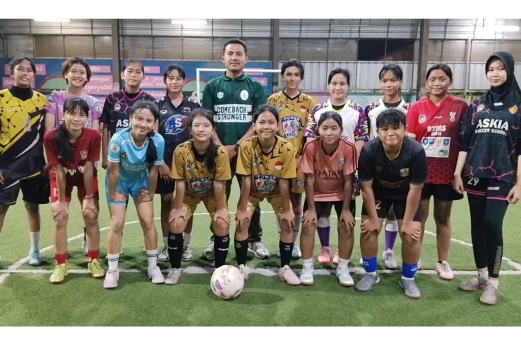 Rogoh Kocek Pribadi, Tim Sepak Bola Putri Sumsel Siap Bertarung di Kejurnas Srikandi FOSSBI U-15
