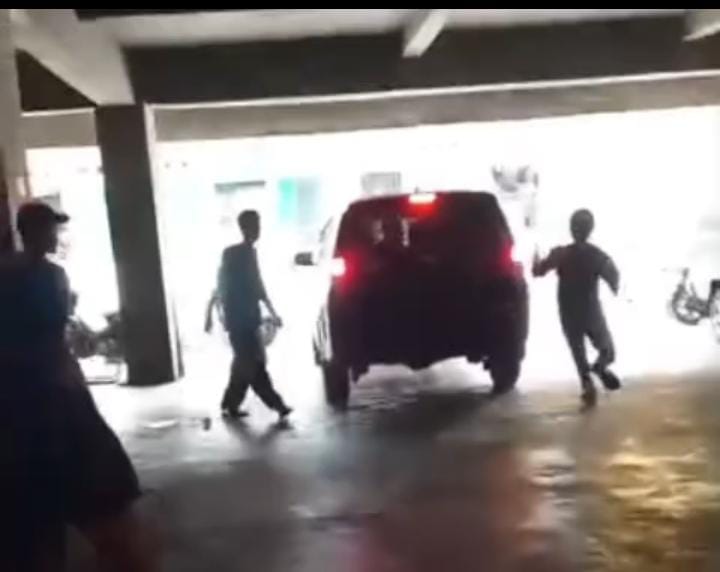 Viral di Muara Enim, Mobil Diduga Berbuat Asusila di Area Parkir Pasar Inpres