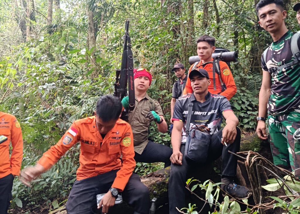 42 Pendaki Dievakuasi, Pelaku Pengancaman dengan Senapan PCP di Gunung Dempo Diamankan