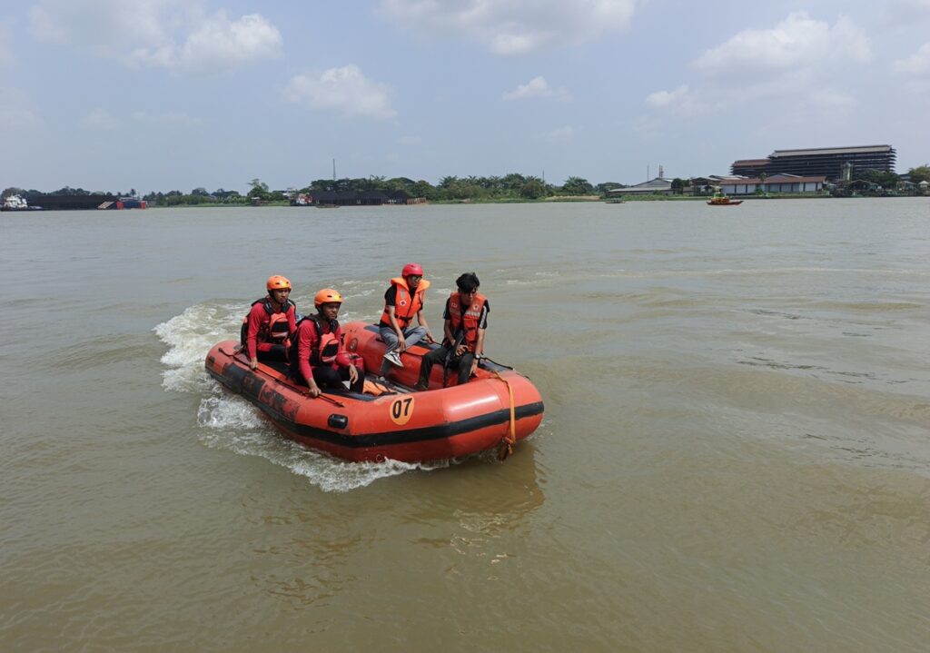 Perahu Ditabrak Speedboat di Sungai Musi, Warga Gandus Palembang Hilang Tenggelam