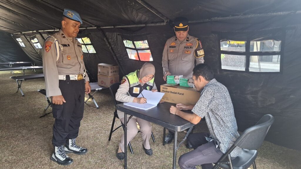 Kabut Asap Mulai Ganggu Kesehatan, Polres Musi Rawas Buka Bank Masker
