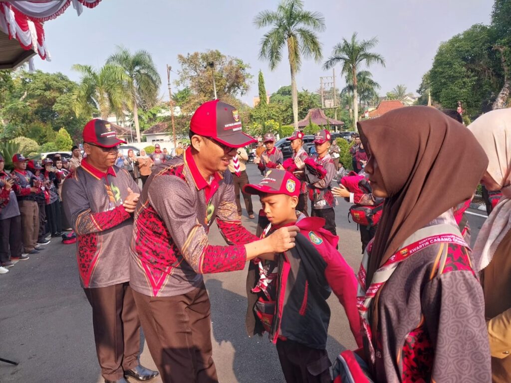 Lepas 53 Pramuka Terbaik Menuju Jamnas XII Cibubur, Sekda OKU Minta Jaga Nama Baik Daerah