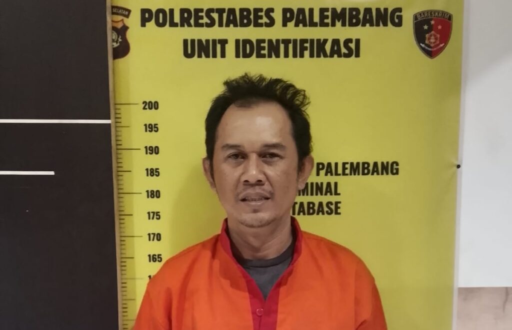 Acak-acak Rumah Hingga Curi Lima Pakaian, Pria di Palembang Diserahkan ke Polisi