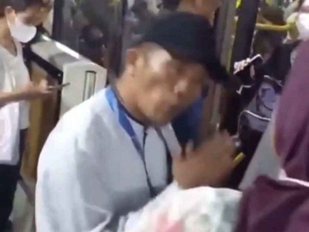 Sopir TransJakarta Diduga Ugal-ugalan, Penumpang Terjatuh Akibat Rem Mendadak