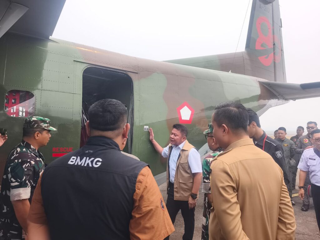 Kabut Asap Kembali Pekat, Operasi Dry Ice Sumsel Berlanjut