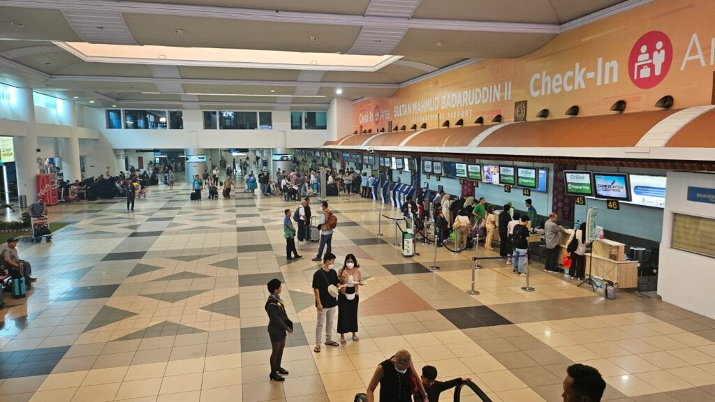 Jarak Pandang Membaik, Penerbangan di Bandara SMB II Palembang Kembali Lancar