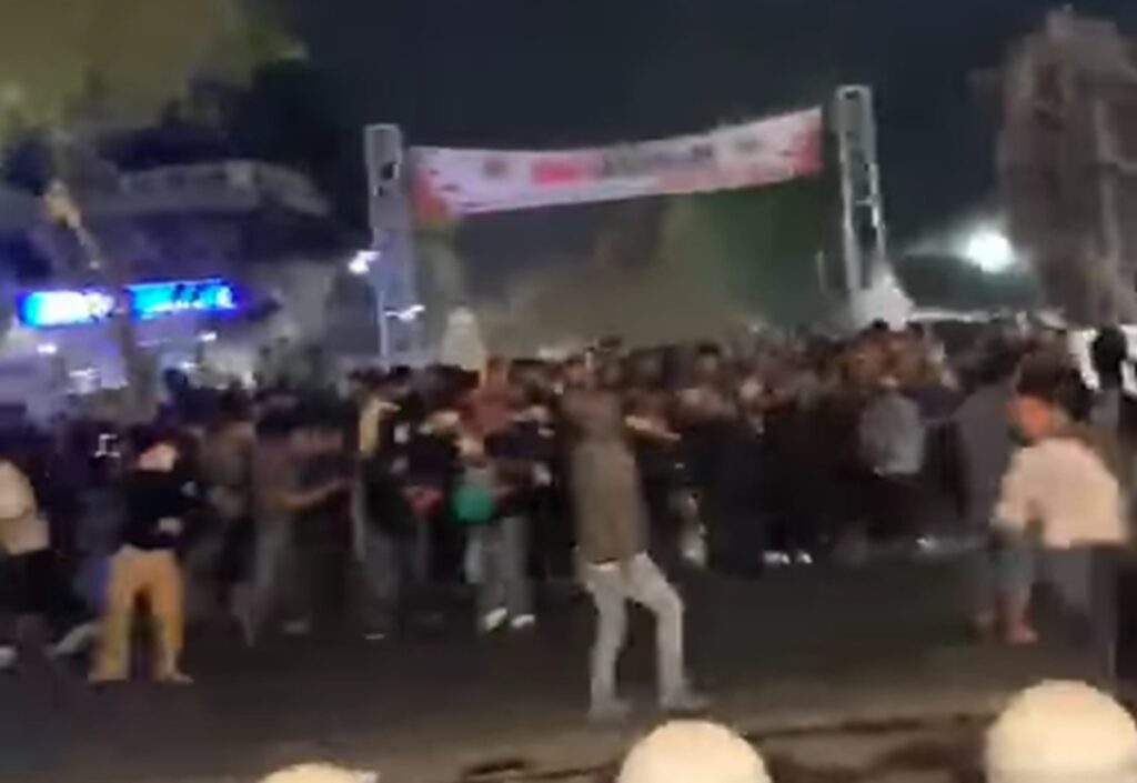 Demo 2 Tahun Prabowo-Gibran Berujung Bentrok, Mahasiswa Diduga Dipukul Polisi dan Ormas