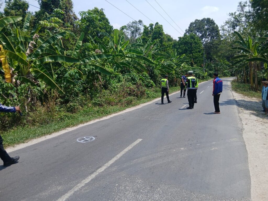 Mobil MBG di OKU Timur Tabrak Sepeda Motor, Pasutri dan Satu Anak Tewas